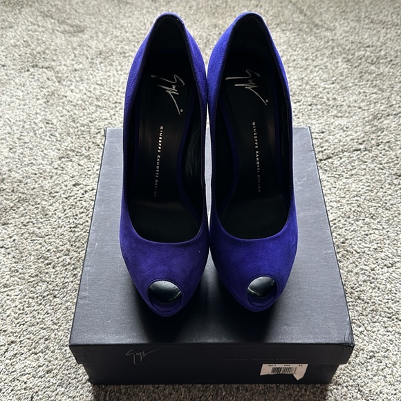 ⭐️HOST PICK!⭐️Authentic Giuseppe Zanotti Sharon Suede Peep Toe Pumps 39.5 Violet - Picture 4 of 11